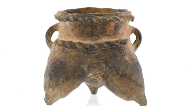 Picture of Tripod vessel (li) with two handles