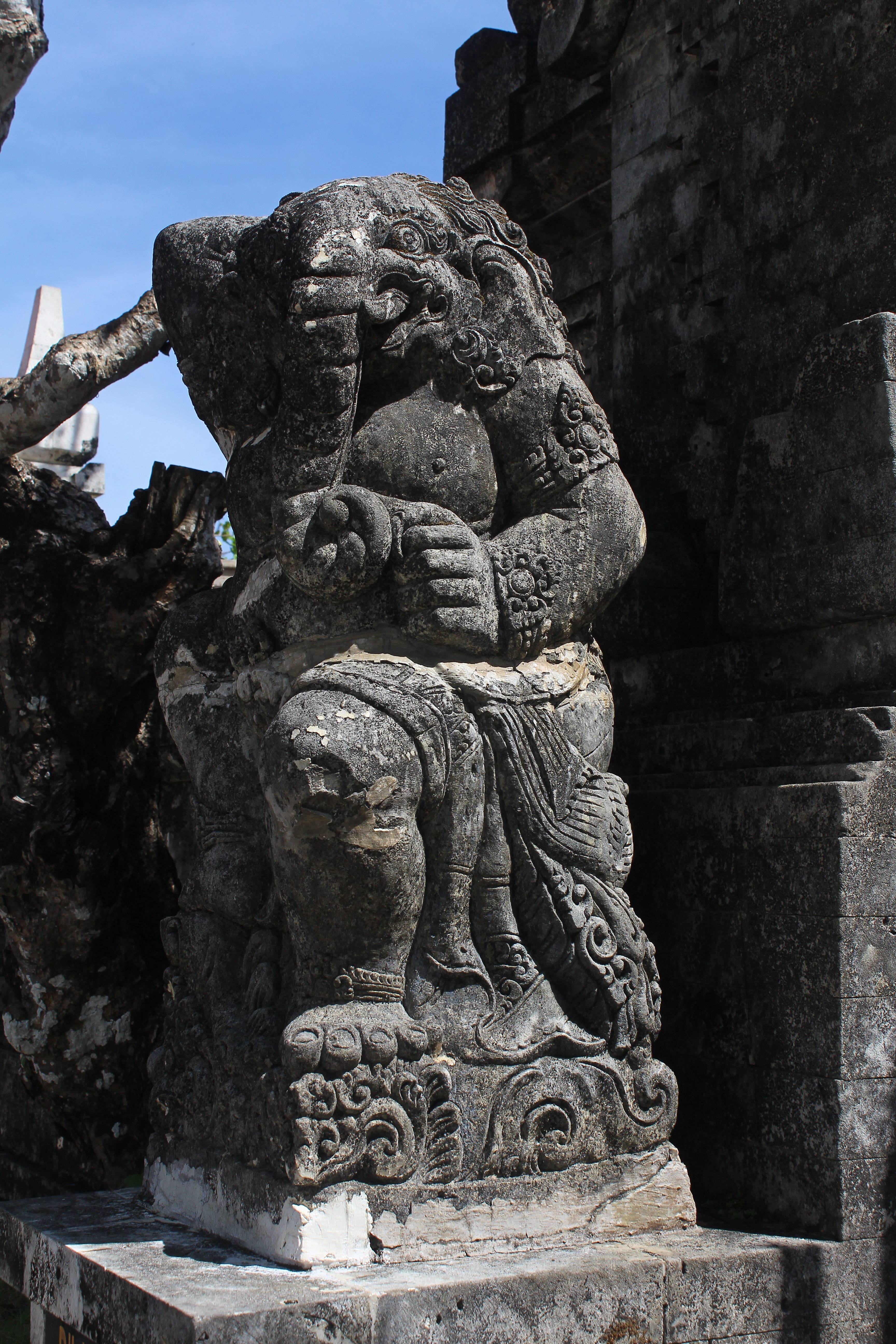 Demonic guardian statue
