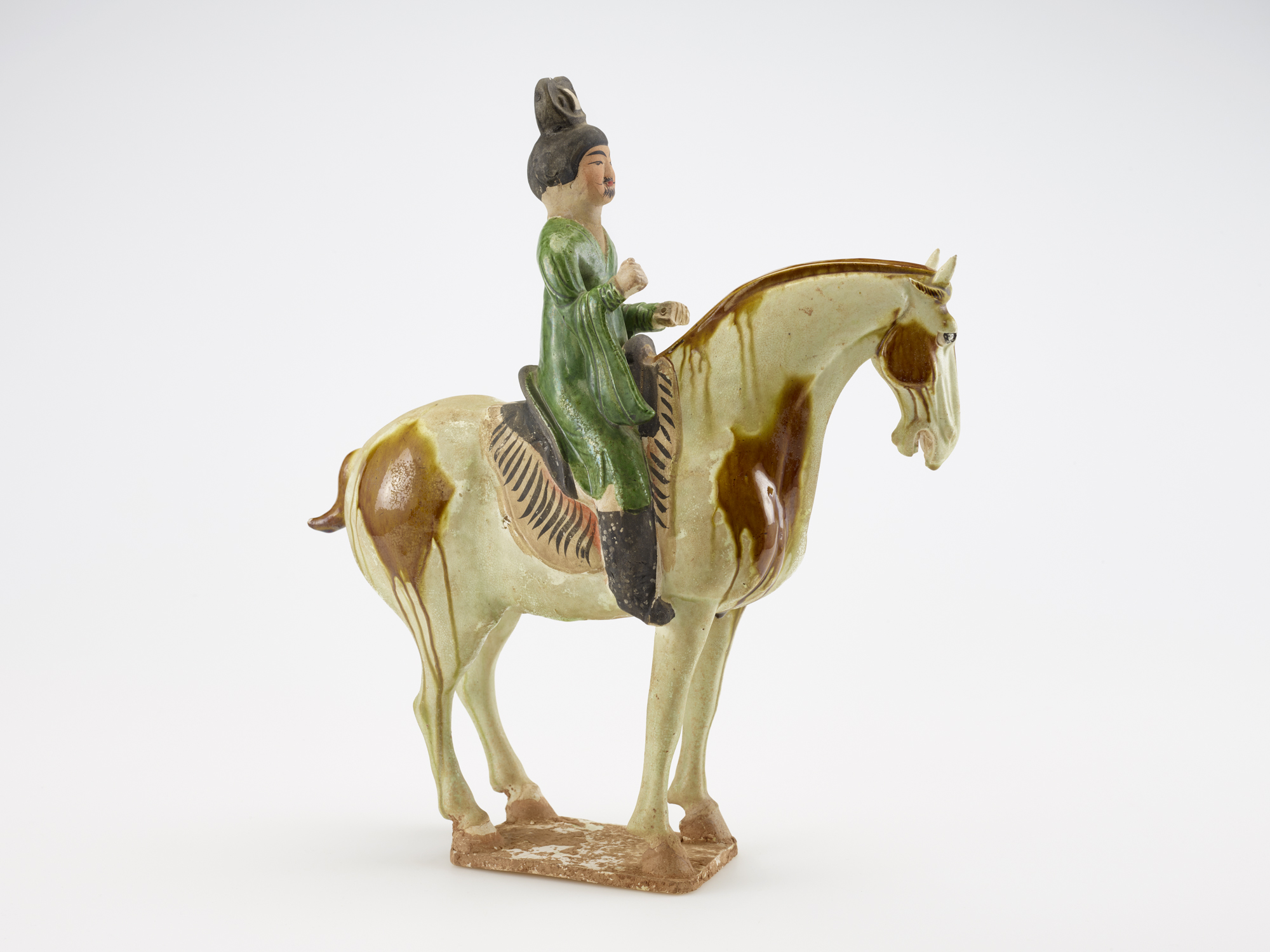 statue of a man on a horse