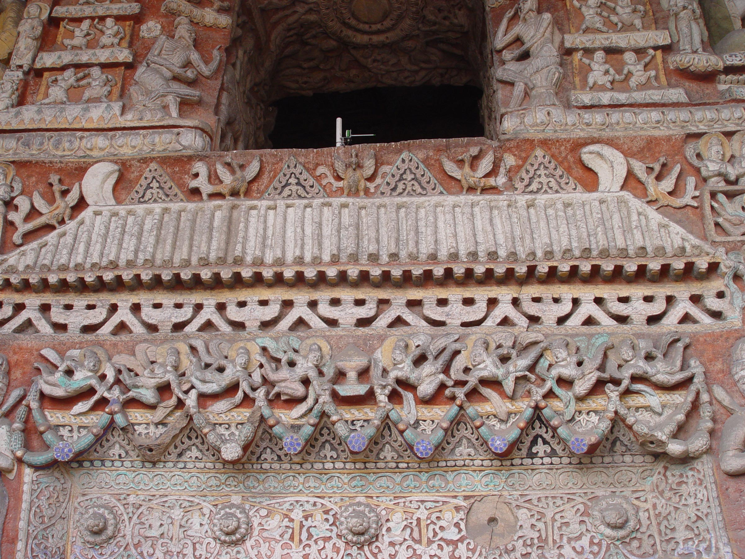 roof detail from antechamber of cave
